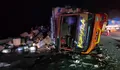Bus Tabrak Truk Hingga Terguling di Tol Batang-Semarang, Seorang Penumpang Tewas