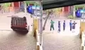 Beredar Video Sopir Mobil SPPG di Malang yang Diduga Lupa Tutup Bagasi, Padahal Angkut Tumpukan Ompreng MBG