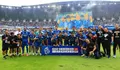 Bobotoh Rayakan Pesta Juara Persib Bandung, Flare dan Kembang Api Membara di Stadion GBLA