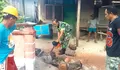 Babinsa Koramil 1312-07/Miangas Talaud Turun Tangan Bantu Persiapan Pernikahan Warga Binaan"