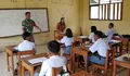 Babinsa Koramil 1312-05/Essang, Sertu Hermanus Tahe Gelar Kegiatan TNI-Sahabat Pelajar di SMA negeri 1 gemeh Talaud di bambung