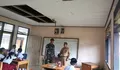Peduli generasi muda Babinsa Koramil 1312-03/Beo Talaud mengajar di Sekolah