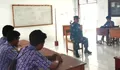 Babinsa Koramil 1312- 04/Rainis Sertu Slamet Padu Komsos Dengan Siswa SMP Seatap Desa Ganalo Talaud.