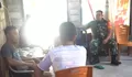 Babinsa Kakorotan Kopda Novriadi Jalin Keakraban Melalui Komsos Bersama Warga