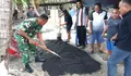 Bangun Keharmonisan, Babinsa Bantu Pembuatan Pusara