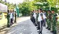 Sinergitas TNI-Polri Dalam Kegiatan Jumat Pagi Bersih Lingkungan
