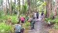 Babinsa bersama Anggota Satgas Pamputer Laksanakan karya bhaki bersama Warga Desa Miangas