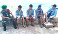 Babinsa Praka Gideon Bungkaes Laksanakan Komsos Bersama Mahasiswa Unsrat Dalam Rangka Karya Bakti Di Wilayah Melonguane
