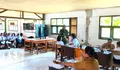 Babinsa Dampingi Pemeriksaan Kesehatan Gratis Bagi Siswa Siswi SMP Negeri 1 Nanusa, Dukung Pragran Kesehatan Nasional Deteksi Dini