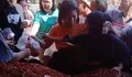 Diserbu Warga! Cabai Rawit Bantuan Pemprov Sulut di Pasar Bersehati Ludes Tak Sampai Sejam : YSK Berhasil