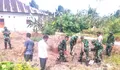 Satgas TMMD ke-130 Bersama Masyarakat Gali Lubang Sirkulasi Air Sumur Bor di Desa Mangaran