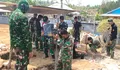 Satgas TMMD Lanjutkan Pembangunan Sarana Air Bersih Melalui Penggalian Lubang Tiang Tower Di Desa Kabaruan Timur