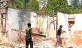 Satgas TMMD ke-130 Kodim 1312/Talaud Laksanakan Pembongkaran RTLH di Kelurahan Lirung Satu