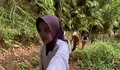 Viral! Guru di Pelosok Sulteng Rela Masak untuk Murid, Anak-anak Terus Bertanya Kapan Dapat MBG