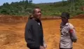 Tinggal Tiga Pohon Cengkeh, Tangis Warga Kolut Pecah Saat Menunjukkan Lahan yang Diduga Tergusur Tambang