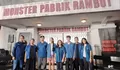 Sal Priadi Merekam Derap Kaki Para Pemain 'Monster Pabrik Rambut' untuk Feel Industrial di Lagu Temanya 