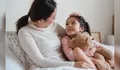 Strawberry Parenting Versi Indonesia: Bukan Memanjakan, Tapi Cara Baru Mendidik Anak Lebih Kuat