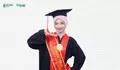 Wisuda Tepat di Hari Ulang Tahun Ibu — Syifa, Putri Lulusan SD, Jadi yang Terbaik di UIN Walisongo!