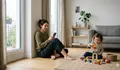 Scroll TikTok Sambil Anak Main — Apakah Itu Salah? Ini Jawabannya yang Jujur
