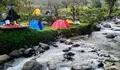 Ada Yang Baru di Bogor! Hanya Rp35 Ribu Bisa Camping Pinggir Sungai dengan View Mewah, Ada Kolam Air Panasnya Juga Loh