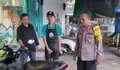 Maling Gasak Motor Karyawan Kedai Minuman di Depok, Peristiwa Terekam CCTV