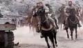 Film 12 Strong dengan Aksi Menegangkan Chris Hemsworth Berperang dengan Afghanistan Ini Akan Tayang di Bioskop Trans TV!