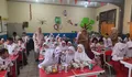 Melihat Pelaksaan MBG di SDN Cilangkap 1  Kota Depok : Walaupun Terlambat, Siswa Tetap Hepi dan Lahap Makan