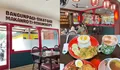 Asyiknya Nongkrong Sampai Malam di Kopitiam Halal Khas Singapura di Laoban Depok Ini! Apalagi Suasananya Nyaman dan Makanannya Enak!