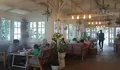 Secret Garden Cafe Bogor, Indahnya Bangunan Kuno dengan Furnitur Antik di Tengah Kawasan Wisata Puncak Bogor