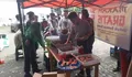 Sisihkan Keuntungan buat Kepedulian, Pelaku Usaha di Purwakarta Bagikan Makan Gratis buat Warga