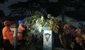 Bruk! Gak Ada Angin Hujan, Pohon Tumbang Timpa Pagar Yonif 315 Garuda Bogor