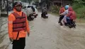 Sungai Cibarengkok Meluap, Jalan Raya Klapanunggal Bogor Terendam Banjir