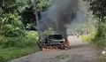 OTW Liburan ke Cisangku Bogor, Mobil yang Ditumpangi Satu Keluarga Ludes Terbakar