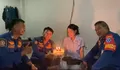 Diputusin Pacar dan Patah Hati, Putri Datang ke Damkar Rayakan Ulang Tahun