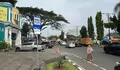 Warga Ngeluh Belum Ada Halte Bus Transjabodetabek di Sentul Bogo, Hujan Kehujanan - Panas Kepanasan