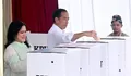 Presiden Jokowi dan Ibu Negara Salurkan Hak Pilih di TPS 10 Gambir