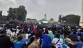 Basah kuyup tapi tetap gass! Euforia bobotoh Subang sambut hattrick Persib