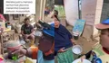 Bikin Haru Relawan, Pengungsi di Aceh Bagikan Makanan dari Dapur Umum: Ini Cara Kami Berterima Kasih