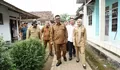 Tinjau Jalan Lingkungan di Cinangka, Gubernur Andra Soni Pastikan Program PSU Tepat Sasaran