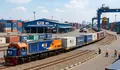 KAI Logistik Lakukan Pengiriman 25 Kereta ke Sumatera Demi Penguatan Transportasi Kereta Api Nasional