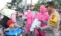 Bagi-Bagi Takjil, Polres Purworejo Kampanyekan Tertib Lalu Lintas