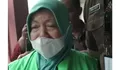 Seorang nenek 60 tahun di surabaya, divonis 5 tahun penjara dan denda 2 milyar usai menerima paket ganja.