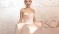 Jadi Sorotan! Ariana Grande Pakai Gaun Bertabur 190.000 Kristal di Oscars 2025