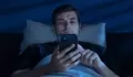 Kenapa Niat Tidur Cepat Malah Berakhir Scroll Sampai Tengah Malam? Ini Penyebabnya