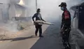 Cegah Demam Berdarah, Babinsa Kalipucung Pendampingan Fogging Serentak di Dusun Kalipucung