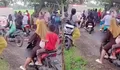 Tak Sempat Sampai ke Bidan, Seorang Ibu di Sukorejo Bangsalsari Jember Melahirkan di Pinggir Jalan