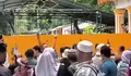 Ribuan Warga Langkat Demo Bansos Belum Merata, Gerbang Kantor Bupati Roboh, Afandin Siap Temui Menteri Sosial