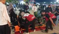 Tim Medis PMI Jember Evakuasi Dua Pengunjung Konser Cinta NKRI ke Rumah Sakit