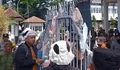 Duh! Warga Kuningan Protes ke Bupati lewat Aksi ‘Seribu Cangcut’, Ngaku Tak Rela Pajaknya Dikelola Pejabat Mesum