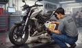 Awas Mesin Jebol! Kenali Bahaya Oli Palsu dan Cara Jitu Memilih yang Asli